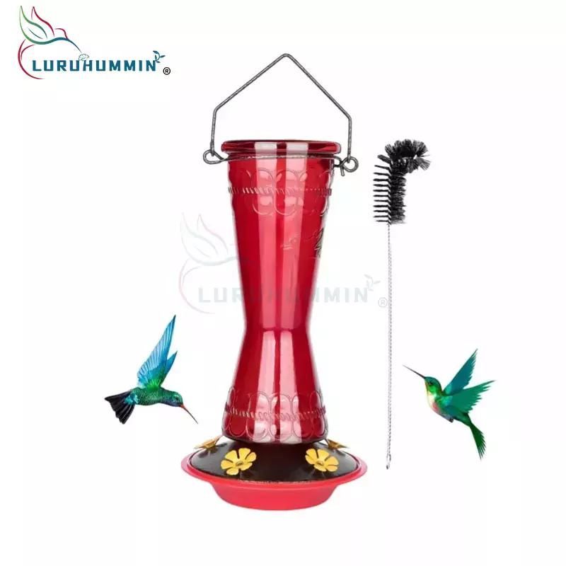 American Bird Feeder: Natural Theatre and Cultural Symboli na podwórku